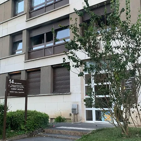 -centre Ville-au2etage Avec 2 - 6 Personnes Daire *