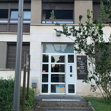 -centre Ville-au2etage Avec 2 - 6 Personnes Daire Reims