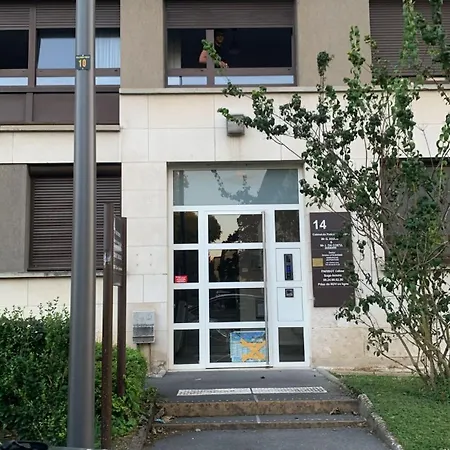 -centre Ville-au2etage Avec 2 - 6 Personnes Daire *