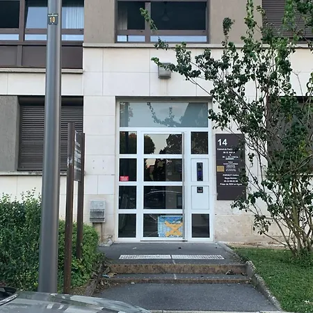 -centre Ville-au2etage Avec 2 - 6 Personnes Reims