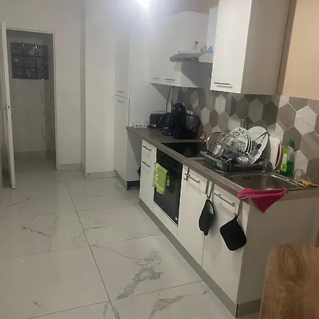 -centre Ville-au2etage Avec 2 - 6 Personnes Daire Reims