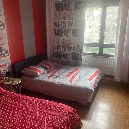 Appartement -centre Ville-au2etage Avec 2 - 6 Personnes *